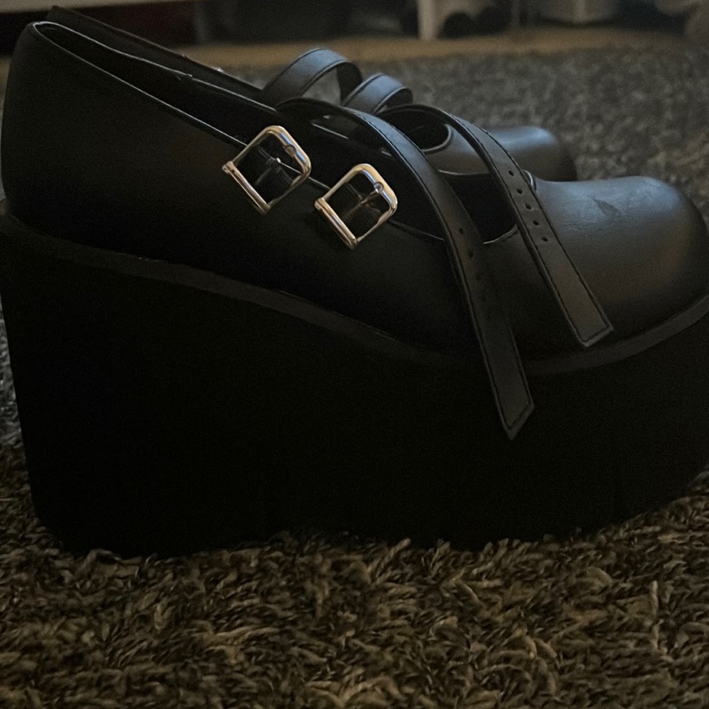 Demonias Kera-08 size 8 in matte black